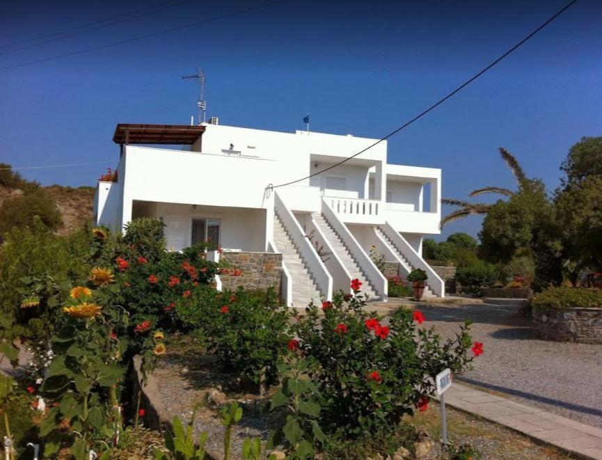 Tselios Apartments & Studios Kiotari Esterno foto